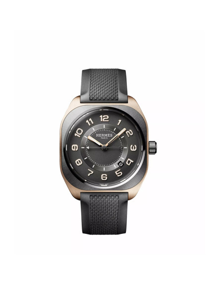 Montre Hermès H08 La Matière du Temps automatique cadran traité or noir bracelet en caoutchouc noir 42 mm