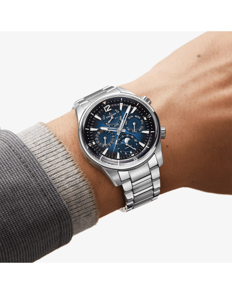 Montre Jaeger-Lecoultre Polaris Perpetual Calendar automatique cadran bleu bracelet acier 42 mm