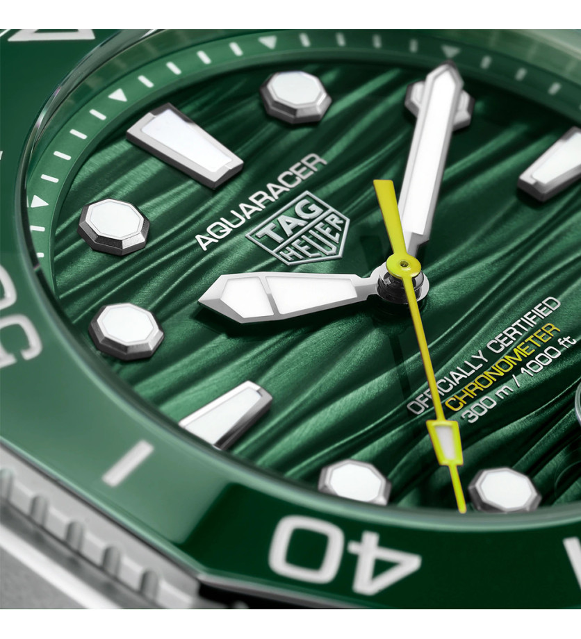 Montre TAG Heuer Aquaracer automatique (cosc) bracelet acier cadran vert 42mm