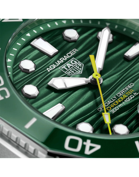 Montre TAG Heuer Aquaracer automatique (cosc) bracelet acier cadran vert 42mm