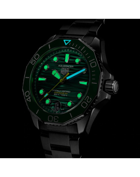 Montre TAG Heuer Aquaracer automatique (cosc) bracelet acier cadran vert 42mm