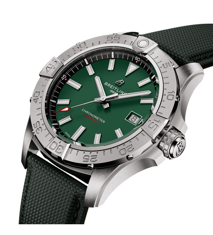 Montre Breitling Avenger automatique cadran vert bracelet cuir vert 42 mm