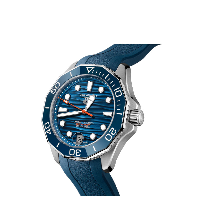 Montre TAG Heuer Aquaracer Professional 300 Date automatique (cosc) cadran bleu bracelet acier 42mm