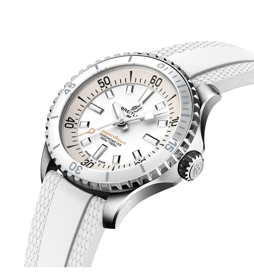 Montre Breitling Superocean automatique cadran blanc bracelet caoutchouc blanc 36 mm