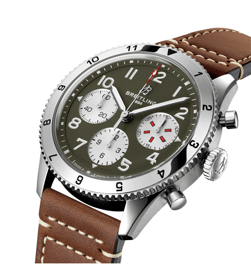 Montre Breitling Classic AVI Chronogrpah Curtiss Warhawk automatique cadran kaki bracelet cuir brun 42 mm