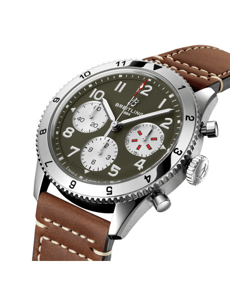 Montre Breitling Classic AVI Chronogrpah Curtiss Warhawk automatique cadran kaki bracelet cuir brun 42 mm