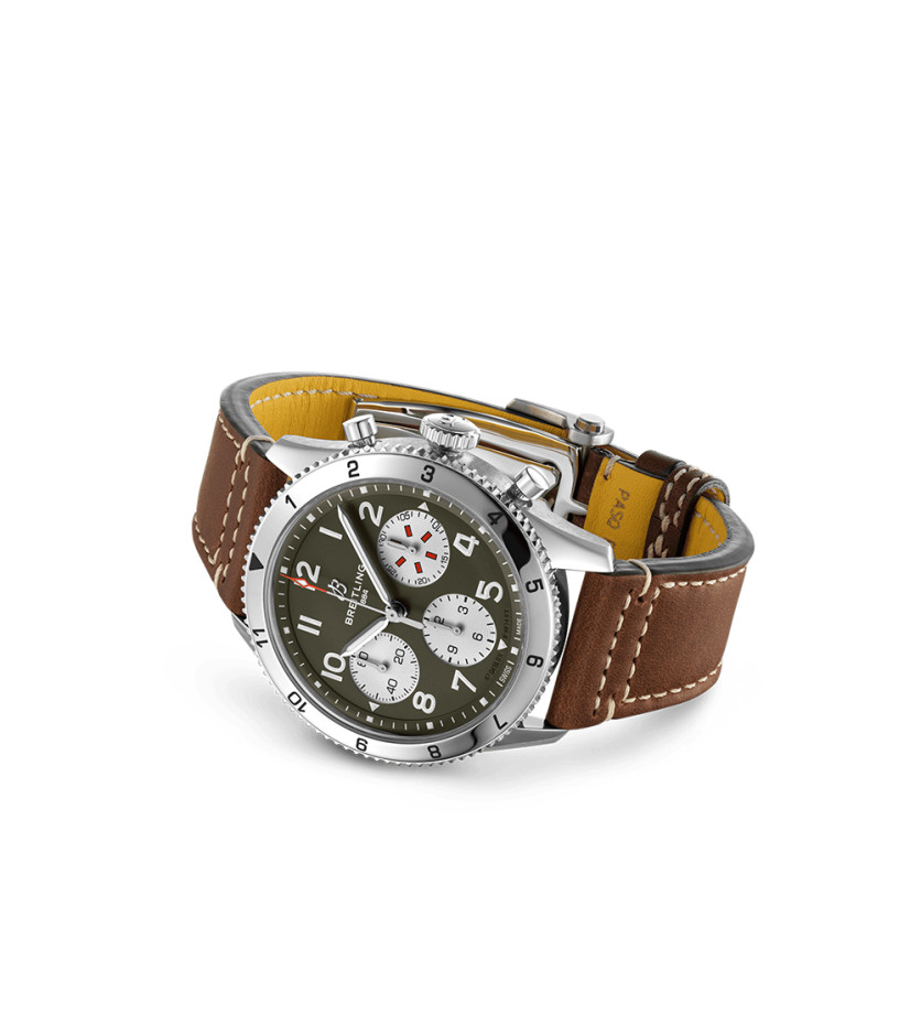 Montre Breitling Classic AVI Chronogrpah Curtiss Warhawk automatique cadran kaki bracelet cuir brun 42 mm