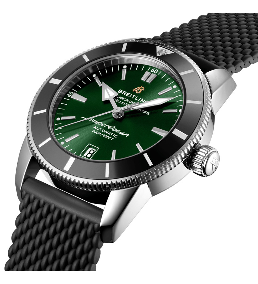 Montre Breitling Superocean Heritage B20 Automatic cadran vert bracelet caoutchouc noir 42 mm