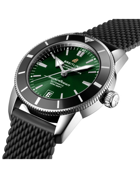 Montre Breitling Superocean Heritage B20 Automatic cadran vert bracelet caoutchouc noir 42 mm