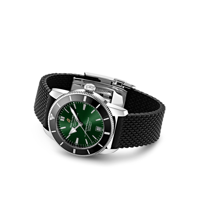 Montre Breitling Superocean Heritage B20 Automatic cadran vert bracelet caoutchouc noir 42 mm