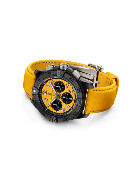 Montre Breitling Avenger B01 Chronograph automatique cadran jaune bracelet cuir jaune 44 mm