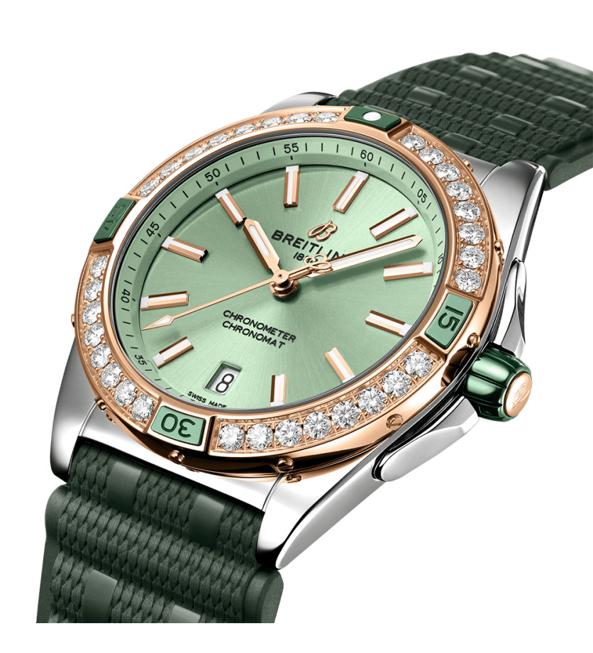 Montre Breitling Super Chronomat Automatic cadran vert lunette sertie diamants bracelet caoutchouc vert 38 mm