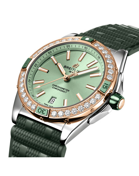 Montre Breitling Super Chronomat Automatic cadran vert lunette sertie diamants bracelet caoutchouc vert 38 mm