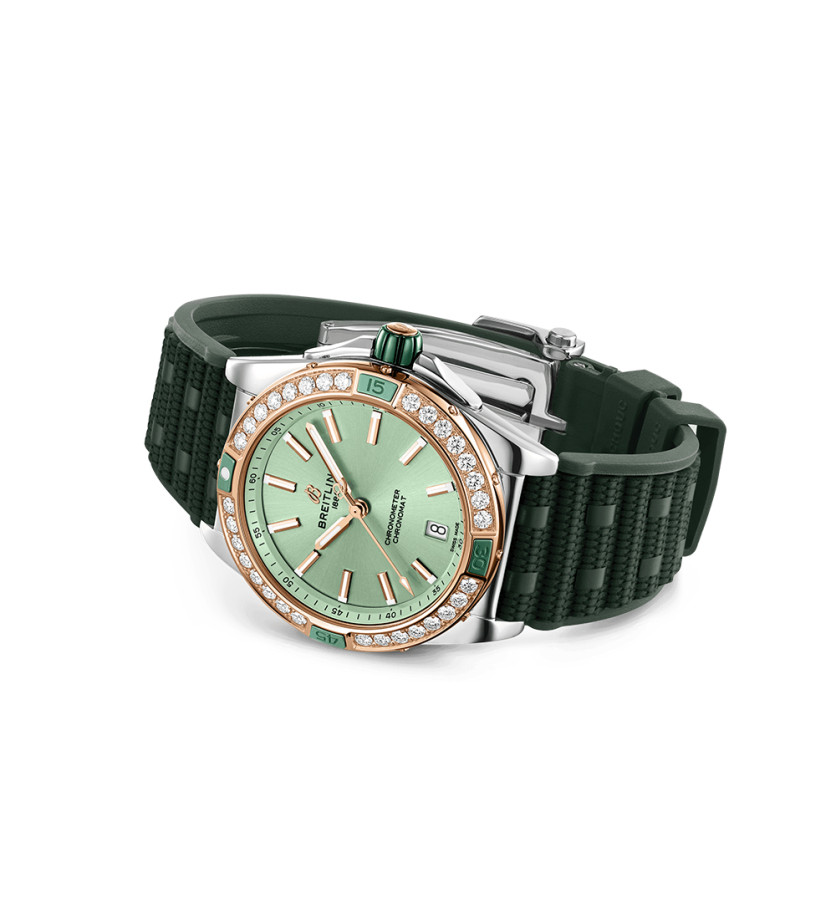 Montre Breitling Super Chronomat Automatic cadran vert lunette sertie diamants bracelet caoutchouc vert 38 mm