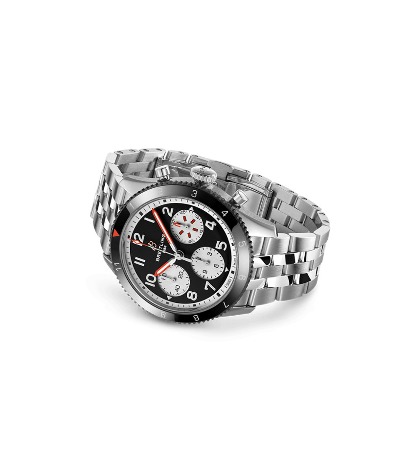 Montre Breitling Classic AVI Chronograph automatique cadran noir bracelet acier 42 mm