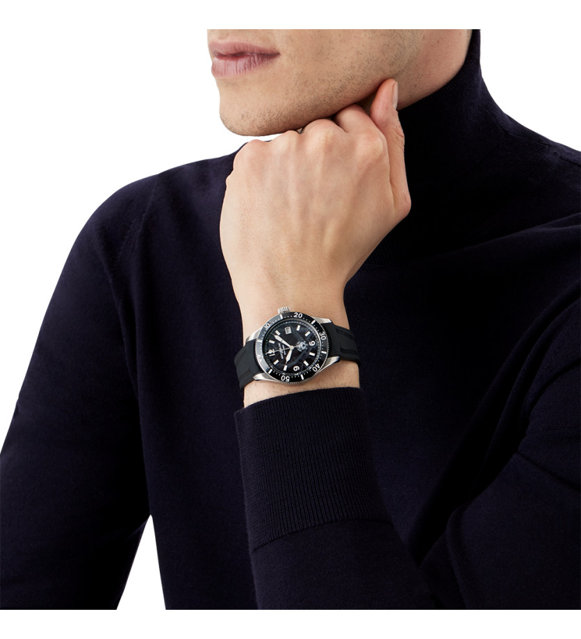 Montre Montblanc 1858 Iced Sea Automatic Date cadran noir glacier bracelet caoutchouc noir 41 mm