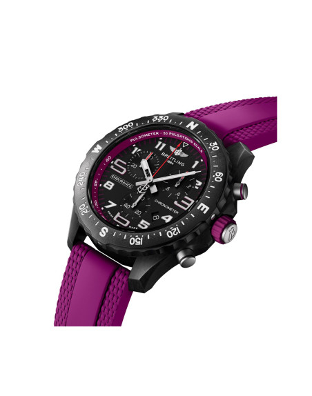 Montre Breitling Endurance Pro SuperQuartz cadran noir bracelet caoutchouc violet 38 mm