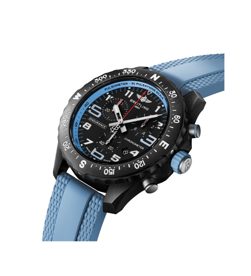 Montre Breitling Endurance Pro SuperQuartz cadran noir bracelet caoutchouc bleu claire 38 mm