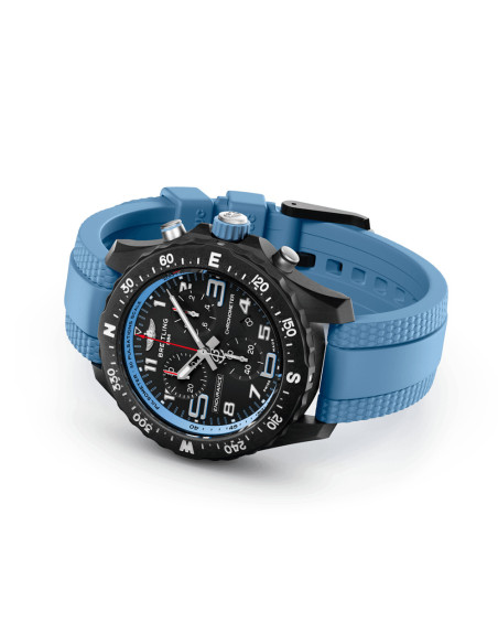 Montre Breitling Endurance Pro SuperQuartz cadran noir bracelet caoutchouc bleu claire 38 mm