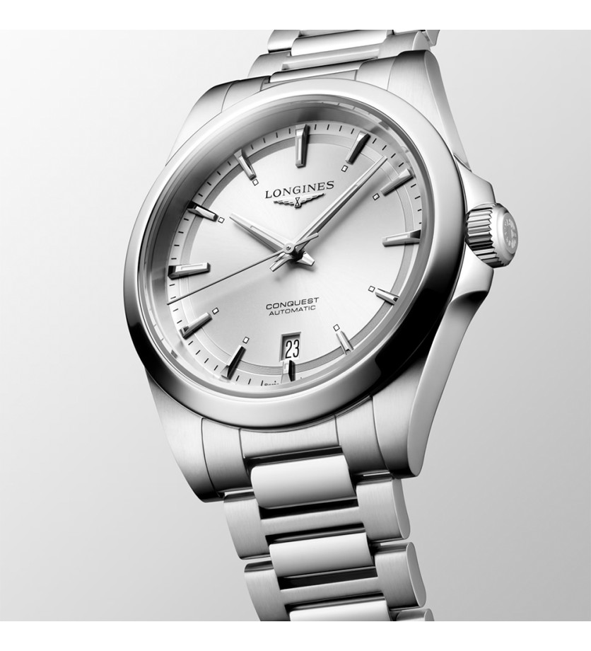 Montre Longines Conquest automatique cadran argent bracelet acier 38 mm