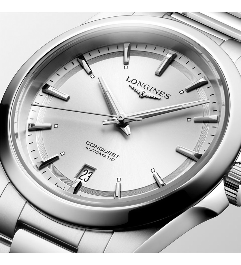 Montre Longines Conquest automatique cadran argent bracelet acier 38 mm